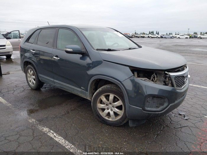 Kia Sorento 2011 VIN 5XYKTCA10BG086271
