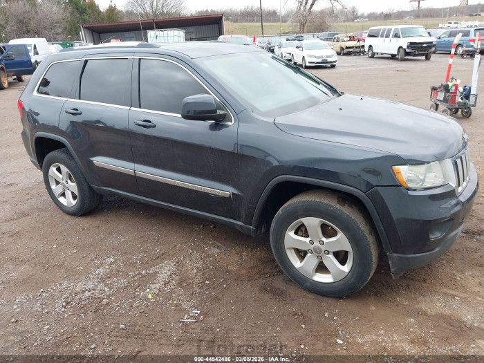 Jeep Grand cherokee 2013 VIN 1C4RJEAG9DC588532
