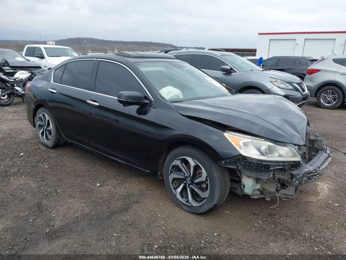 Honda Accord 2017 VIN 1HGCR2F82HA045816