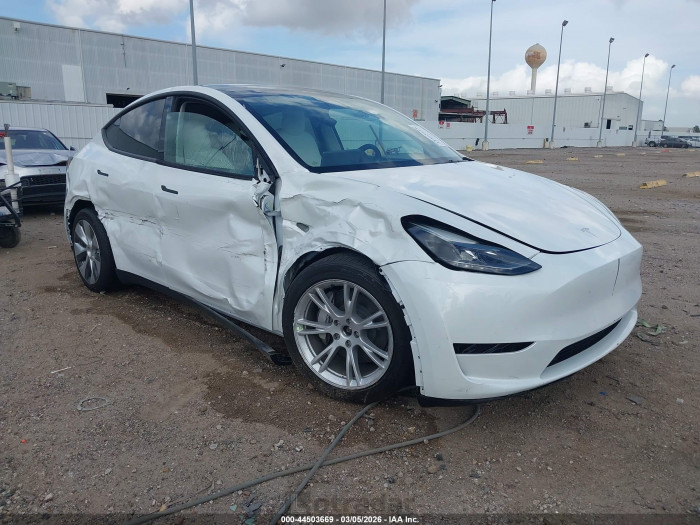 Tesla Model y 2023 VIN 7SAYGAEE3PF664025
