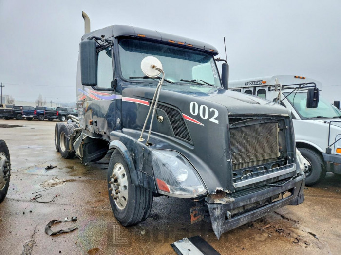 Volvo  2007 VIN 4V4NC9TGX7N445051