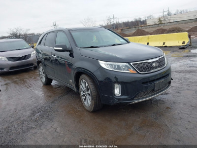 Kia Sorento 2015 5XYKWDA79FG623095