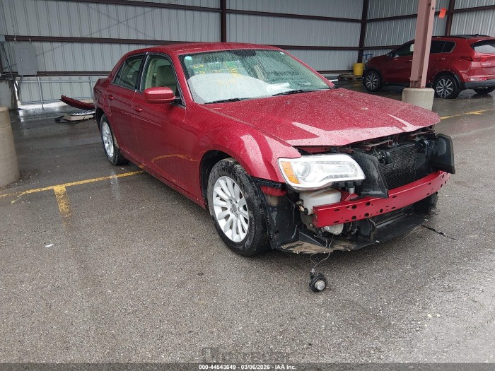 Chrysler 300 2013 VIN 2C3CCAAG1DH630735