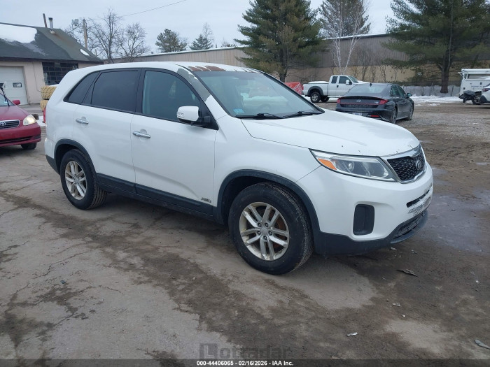 Kia Sorento 2015 VIN 5XYKTCA62FG604432