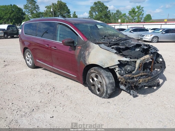 Chrysler Pacifica 2017 VIN 2C4RC1EG4HR653930