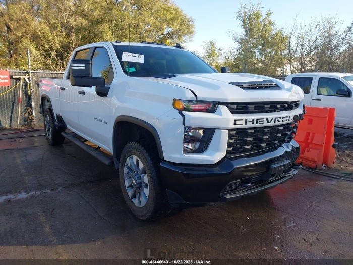 Chevrolet Silverado 2023 VIN 1GC4YME74PF105199