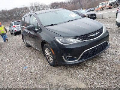 Chrysler Pacifica 2018 2C4RC1BG8JR279705