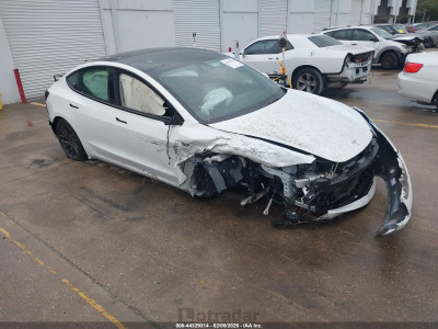 Tesla Model 3 2025 5YJ3E1EA0SF909348