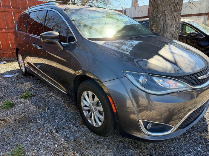 Chrysler Pacifica 2018 VIN 2C4RC1BG3JR149590