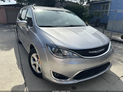 Chrysler Pacifica 2017 2C4RC1EGXHR660719