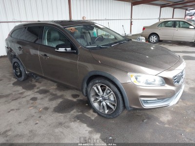 Volvo V60 cross country 2015 YV4612HK7F1000389
