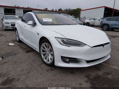 Tesla Model s 2018 5YJSA1E23JF281395