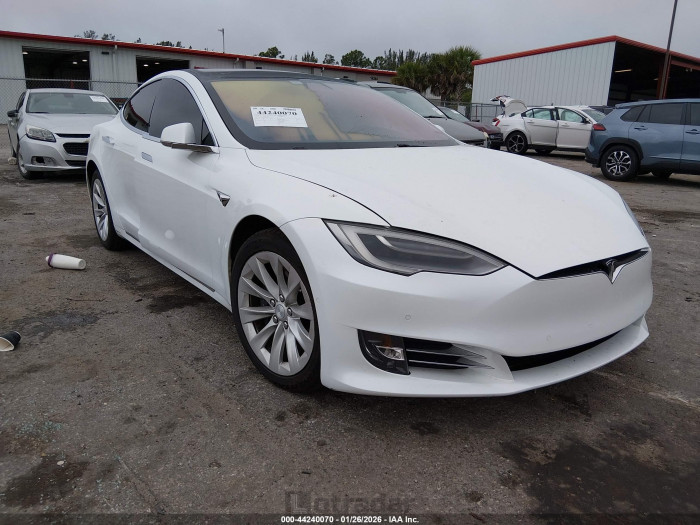 Tesla Model s 2018 VIN 5YJSA1E23JF281395