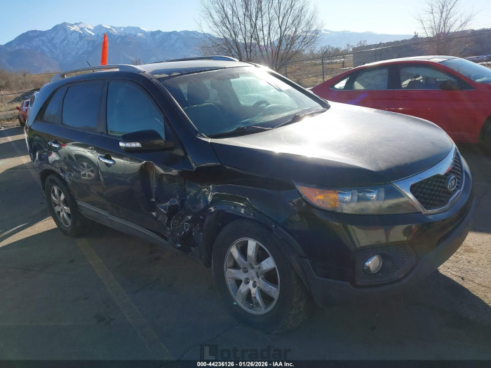 Kia Sorento 2011 VIN 5XYKTDA12BG040401