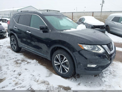 Nissan Rogue 2018 5N1AT2MVXJC743385