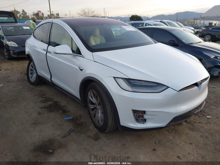 Tesla Model x 2020 VIN 5YJXCAE2XLF250258