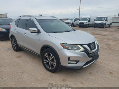 Nissan Rogue 2017 5N1AT2MT7HC818018