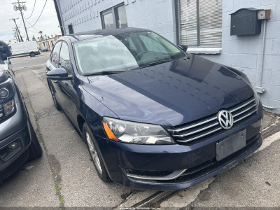 Volkswagen Passat 2012 1VWAP7A31CC087733