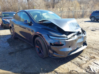 Tesla Model y 2026 7SAYGDEEXTA479009