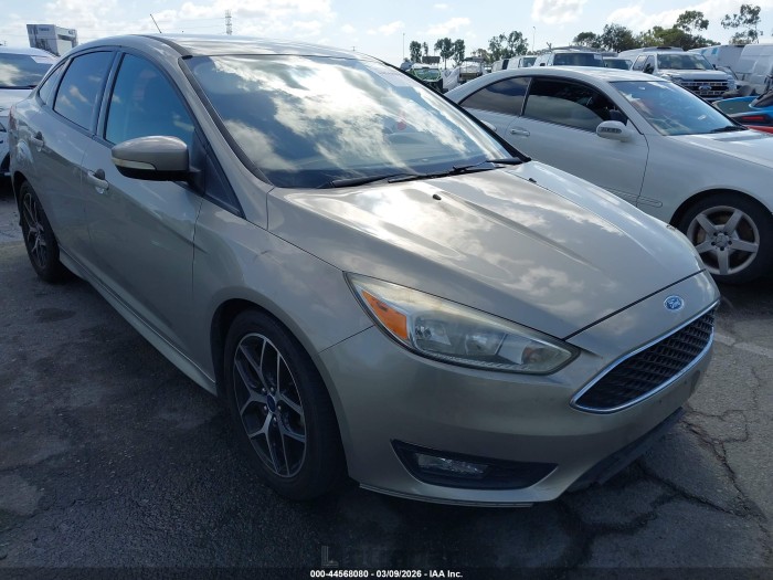 Ford Focus 2016 VIN 1FADP3F23GL324940