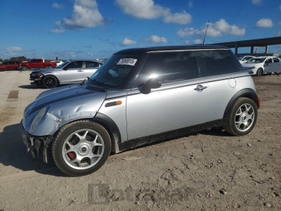 Mini Cooper 2004 WMWRC33484TC55322