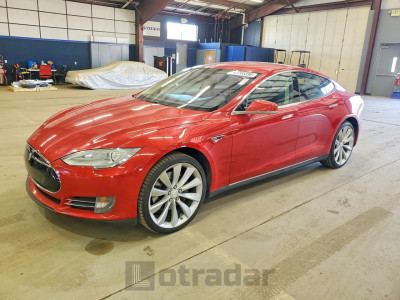 Tesla Model s 2013 5YJSA1CN7DFP08403