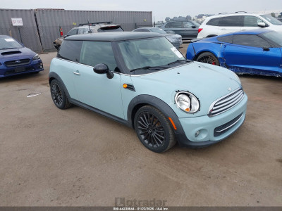 Mini Cooper 2011 WMWSU3C57BT184146