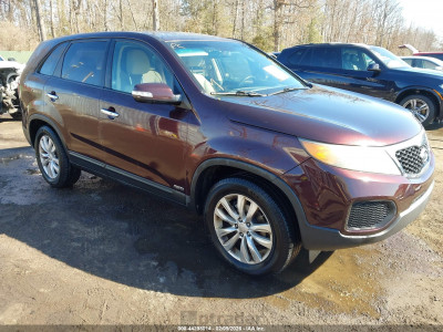 Kia Sorento 2011 5XYKTCA13BG006283