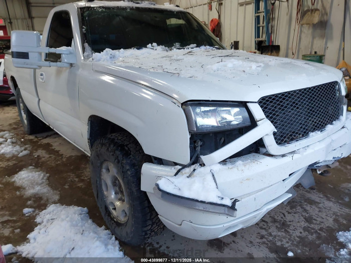 Chevrolet Silverado 2004 VIN 1GCHK24204E297266
