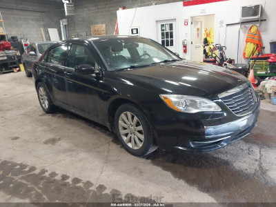 Chrysler 200 2011 1C3BC1FG3BN610463
