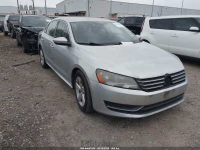 Volkswagen Passat 2012 1VWBH7A34CC070040