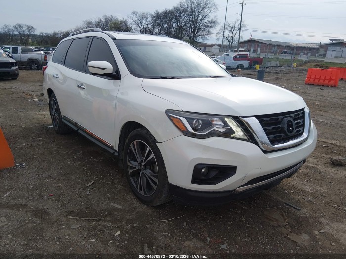 Nissan Pathfinder 2017 VIN 5N1DR2MN3HC609615