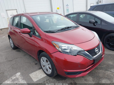 Nissan Versa 2018 3N1CE2CP2JL365628