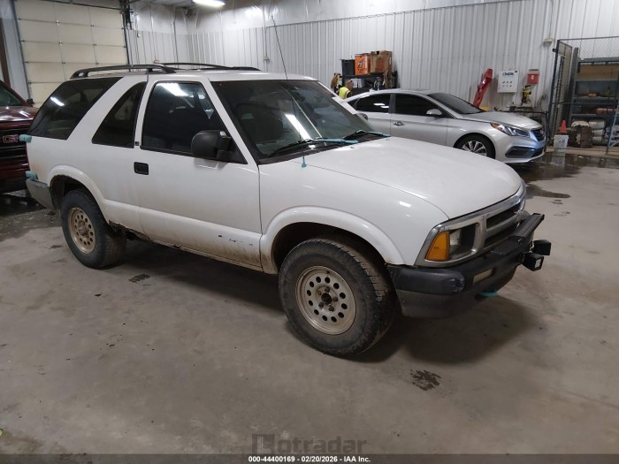 Chevrolet Blazer 1997 VIN 1GNCT18W2VK149001