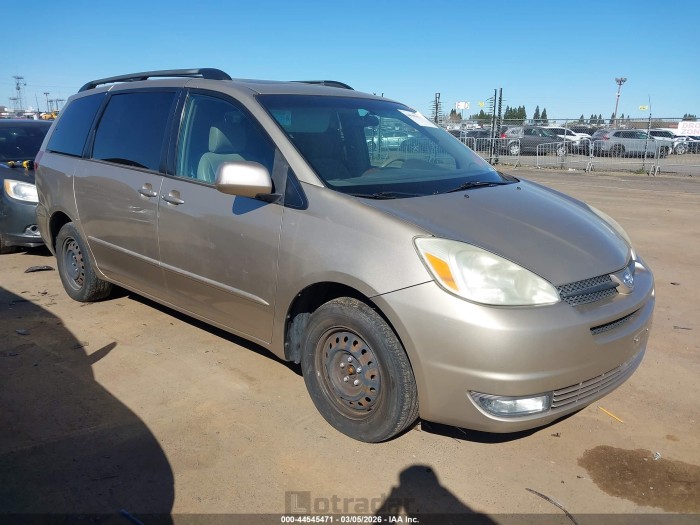 Toyota Sienna 2004 VIN 5TDZA22C04S134811