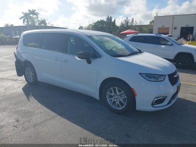 Chrysler Pacifica 2024 2C4RC1BG9RR152103