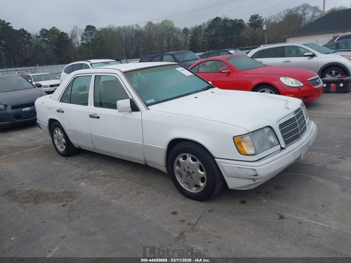 Mercedes-benz  1995 VIN WDBEA32E9SC240922