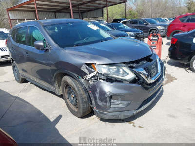 Nissan Rogue 2017 5N1AT2MT5HC832404