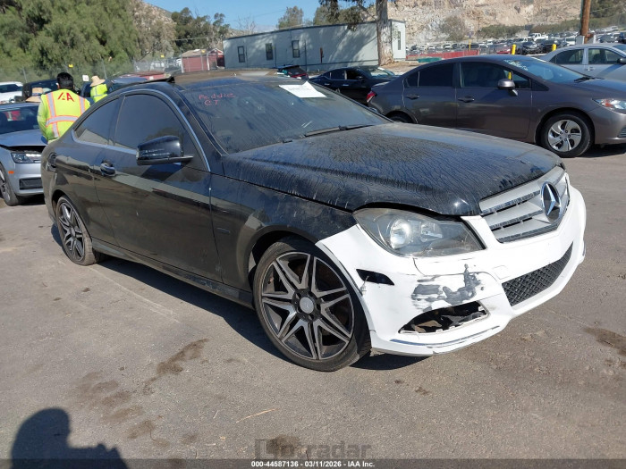 Mercedes-benz C-klasse 2014 VIN WDDGJ4HB8EG183709