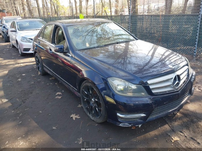 Mercedes-benz C-klasse 2013 VIN WDDGF8AB9DA768741