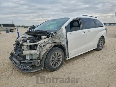 Toyota Sienna 2021 5TDKRKEC6MS011956