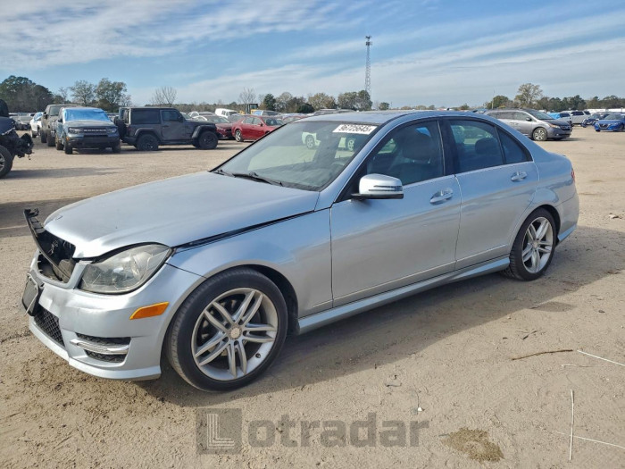Mercedes-benz C class 2013 VIN WDDGF4HB9DA835577