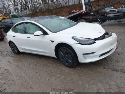 Tesla Model 3 2022 5YJ3E1EB5NF115071
