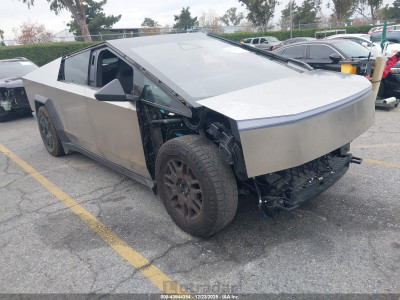 Tesla Cybertruck 2025 7G2CEHEDXSA077403