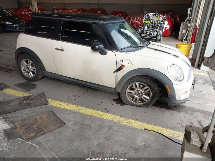 Mini Cooper 2012 VIN WMWSU3C51CT542746