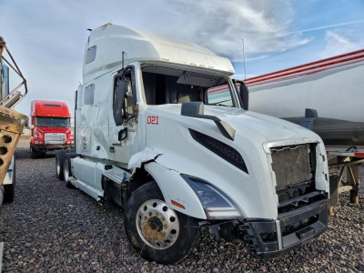 Volvo  2021 VIN 4V4NC9EH8MN268663