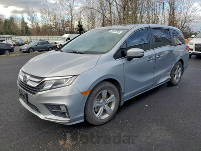 Honda Odyssey 2018 5FNRL6H72JB089723