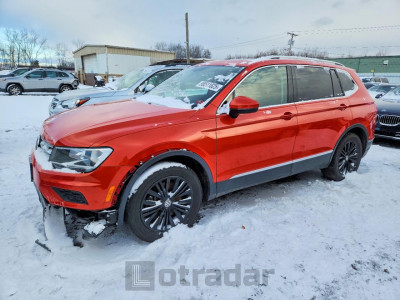 Volkswagen Tiguan 2018 3VV2B7AX1JM112197