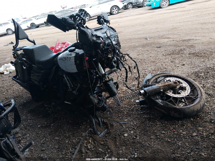 Harley-davidson Street glide 2022 VIN 1HD1ABL19NB667323