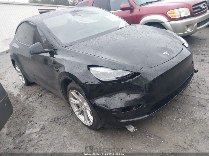 Tesla Model y 2022 VIN 7SAYGDEEXNF331416